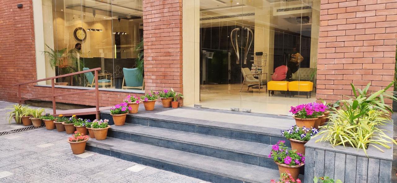 Hotel Sunhill Portico Shiliguri Exterior foto